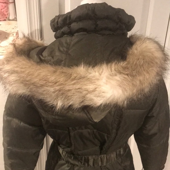 Betsy Johnson Olive Puffer Coat with fur hood - Picture 6 of 8